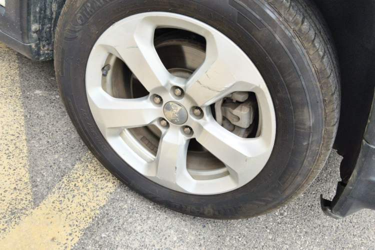 Used Jeep Compass 2017 200T Automatic Family Edition Right Front Wheel Hub