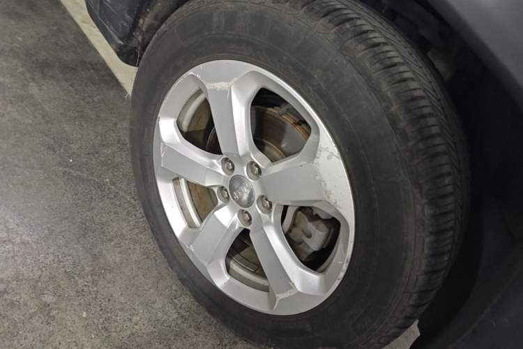 Used Jeep Compass 2017 200T Automatic Family Edition Right Front Wheel Hub
