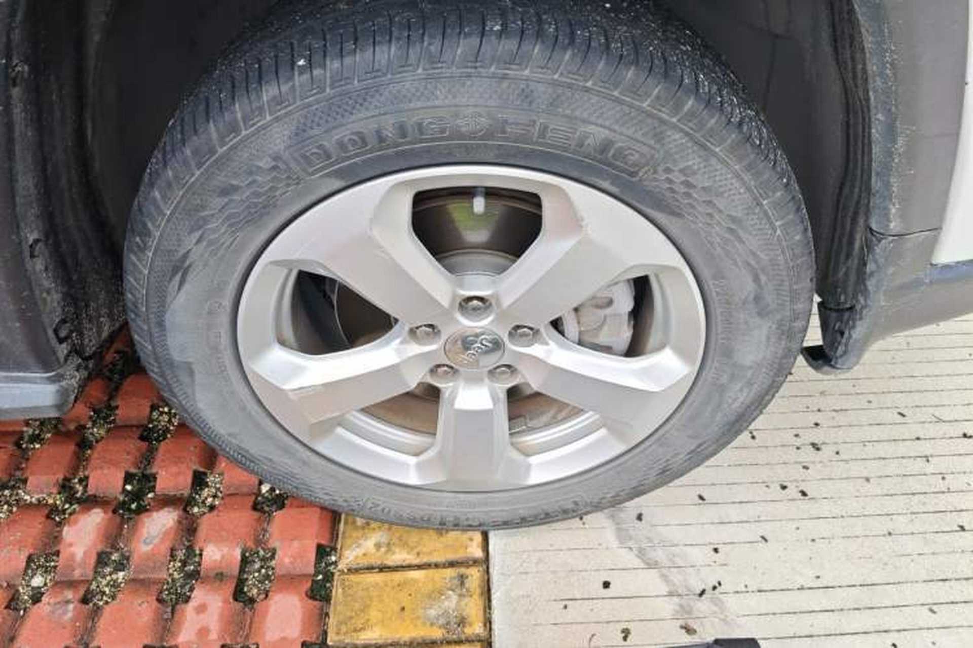 Used Jeep Compass 2017 200T Automatic Family Edition Right Front Wheel Hub
