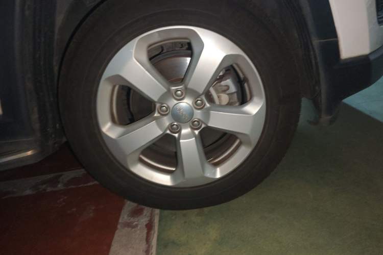Used Jeep Compass 2017 200T Automatic Family Edition Right Front Wheel Hub