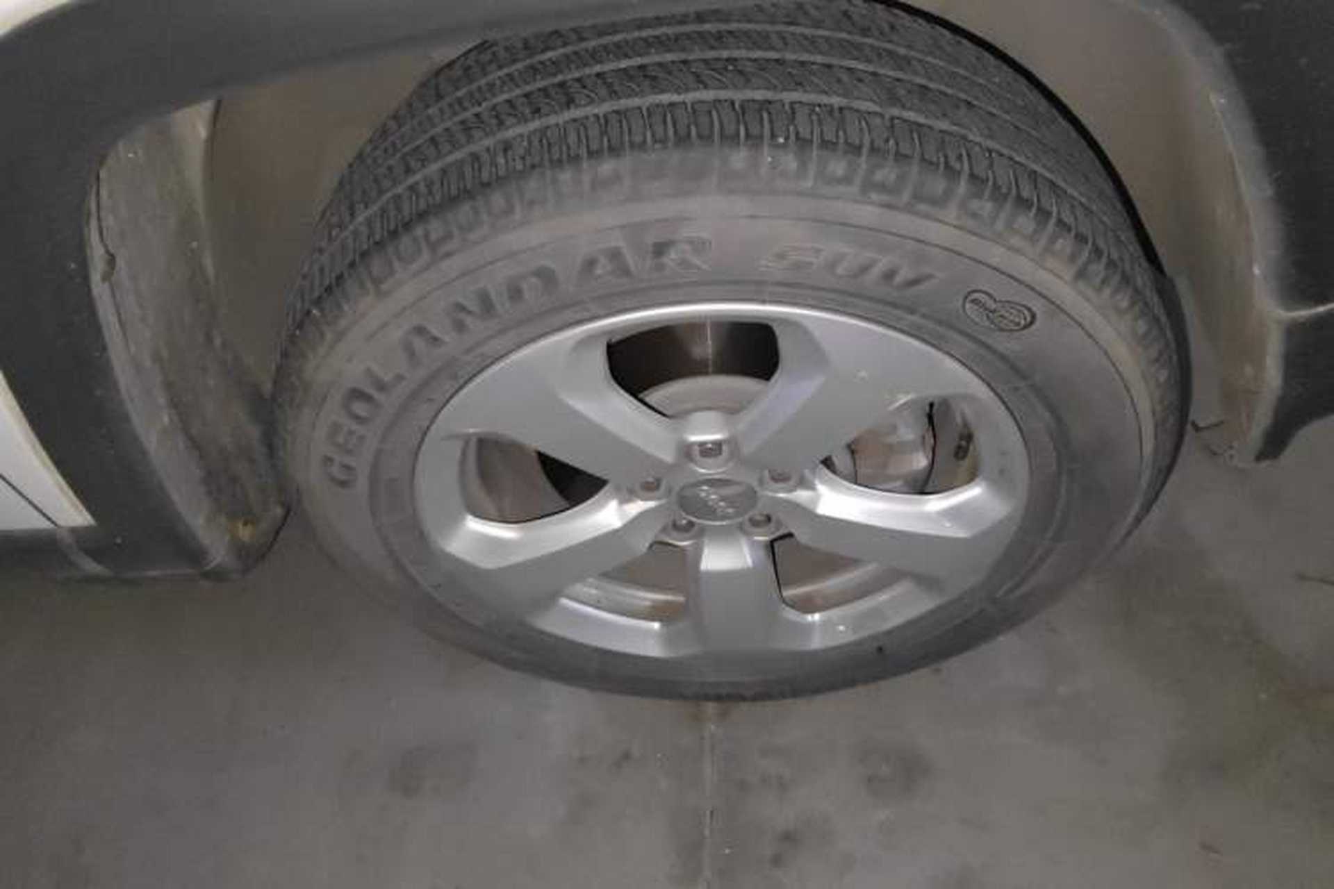 Used Jeep Compass 2017 200T Automatic Family Edition Right Front Wheel Hub