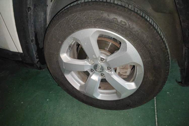 Used Jeep Compass 2017 200T Automatic Family Edition Right Front Wheel Hub
