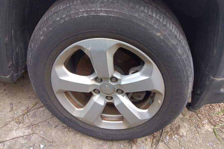 Used Jeep Compass 2017 200T Automatic Family Edition Right Front Wheel Hub