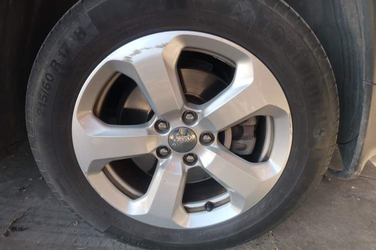 Used Jeep Compass 2017 200T Automatic Family Edition Right Front Wheel Hub