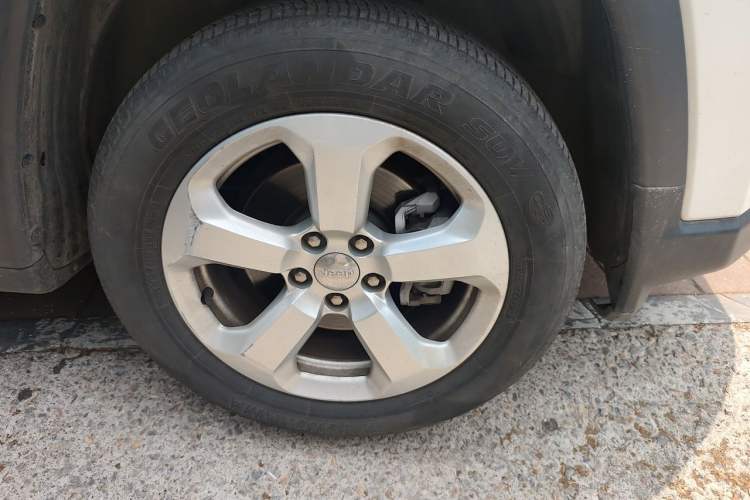 Used Jeep Compass 2017 200T Automatic Enjoyment Version Right Front Wheel Hub