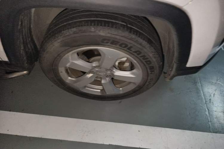 Used Jeep Compass 2017 200T Automatic Family Edition Right Front Wheel Hub