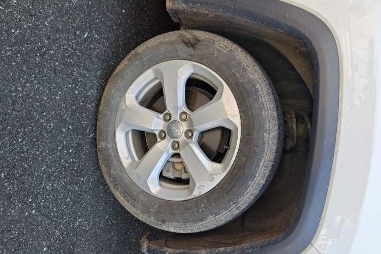 Used Jeep Compass 2017 200T Automatic Family Edition Right Front Wheel Hub