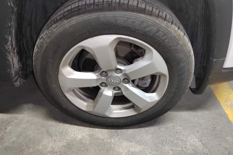 Used Jeep Compass 2017 200T Automatic Family Edition Right Front Wheel Hub