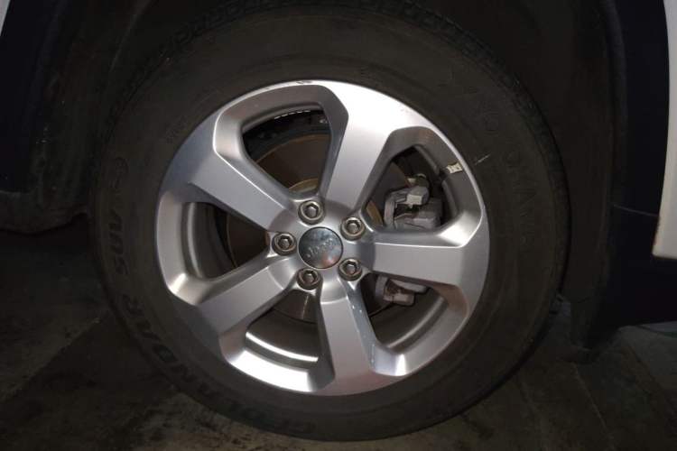 Used Jeep Compass 2017 200T Automatic Family Edition Right Front Wheel Hub