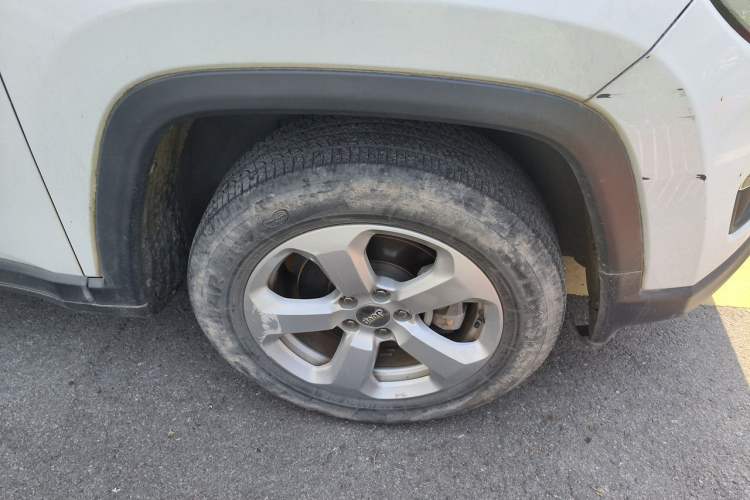 Used Jeep Compass 2017 200T Automatic Family Edition Right Front Wheel Hub