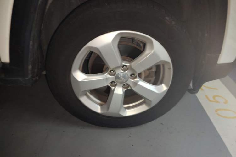 Used Jeep Compass 2017 200T Automatic Family Edition Right Front Wheel Hub