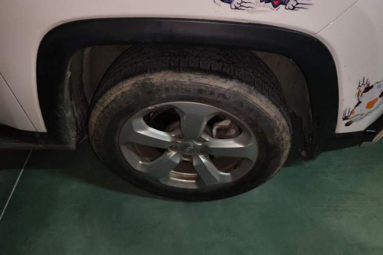 Used Jeep Compass 2017 200T Automatic Family Edition Right Front Wheel Hub