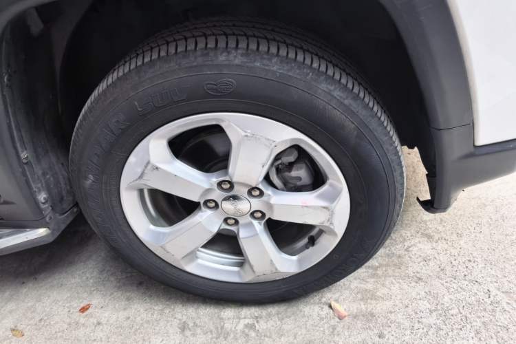 Used Jeep Compass 2017 200T Automatic Family Enjoyment Four-Wheel Drive Edition Right Front Wheel Hub