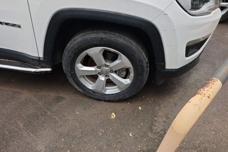 Used Jeep Compass 2017 200T Automatic Enjoyment Version Right Front Wheel Hub