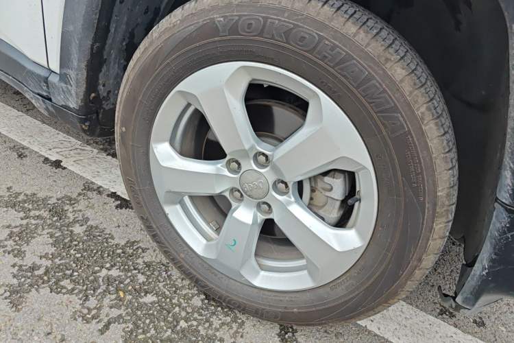 Used Jeep Compass 2017 200T Automatic Family Edition Right Front Wheel Hub