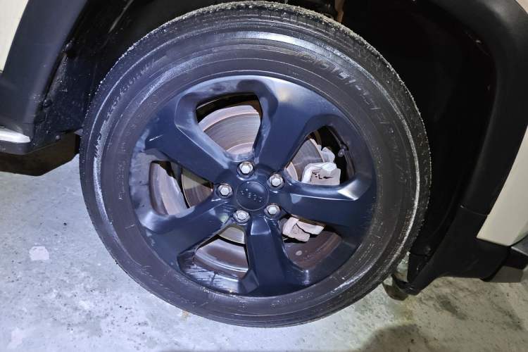 Used Jeep Compass 2017 200T Automatic Family Edition Right Front Wheel Hub
