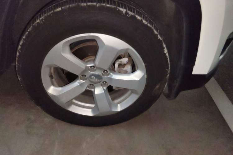 Used Jeep Compass 2017 200T Automatic Family Edition Right Front Wheel Hub
