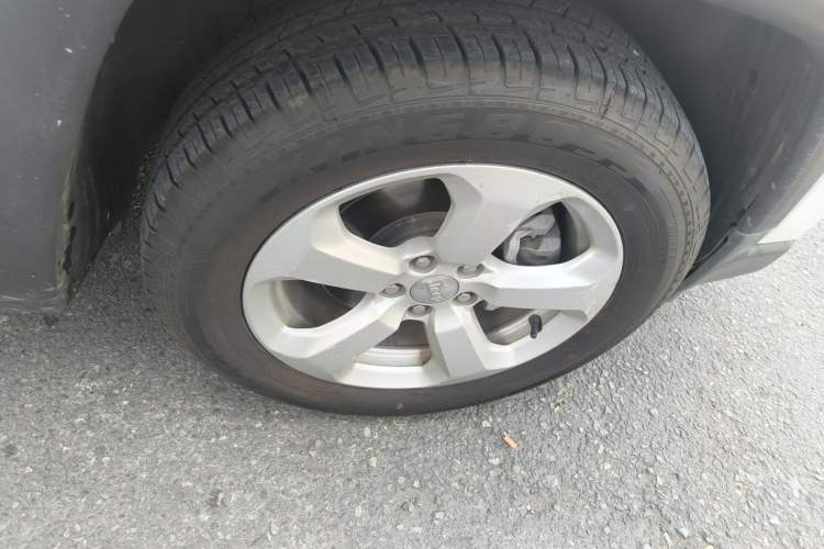 Used Jeep Compass 2017 200T Automatic Family Edition Right Front Wheel Hub