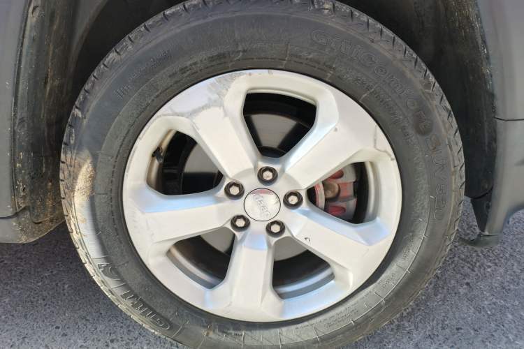 Used Jeep Compass 2017 200T Automatic Family Edition Right Front Wheel Hub
