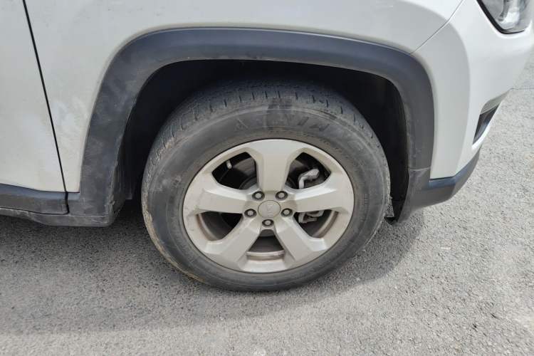 Used Jeep Compass 2017 200T Automatic Family Edition Right Front Wheel Hub