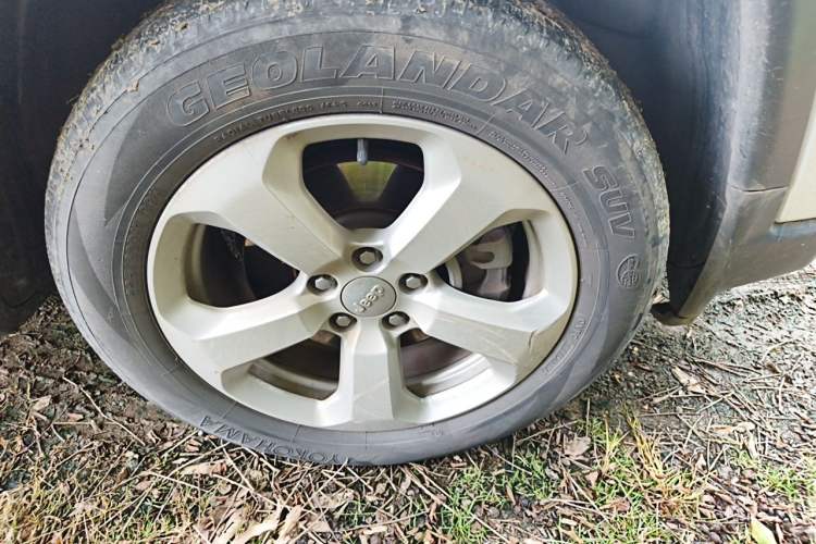 Used Jeep Compass 2017 200T Automatic Family Edition Right Front Wheel Hub