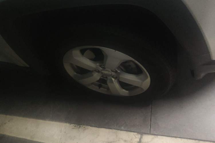 Used Jeep Compass 2017 200T Automatic Family Edition Right Front Wheel Hub