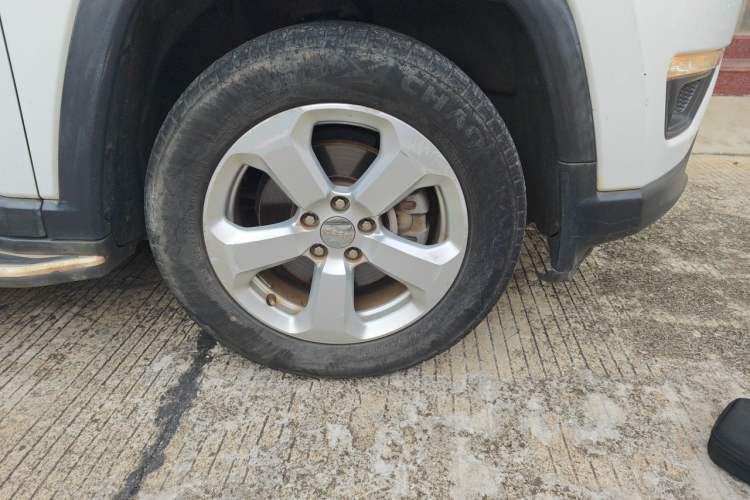 Used Jeep Compass 2017 200T Automatic Enjoyment Version Right Front Wheel Hub