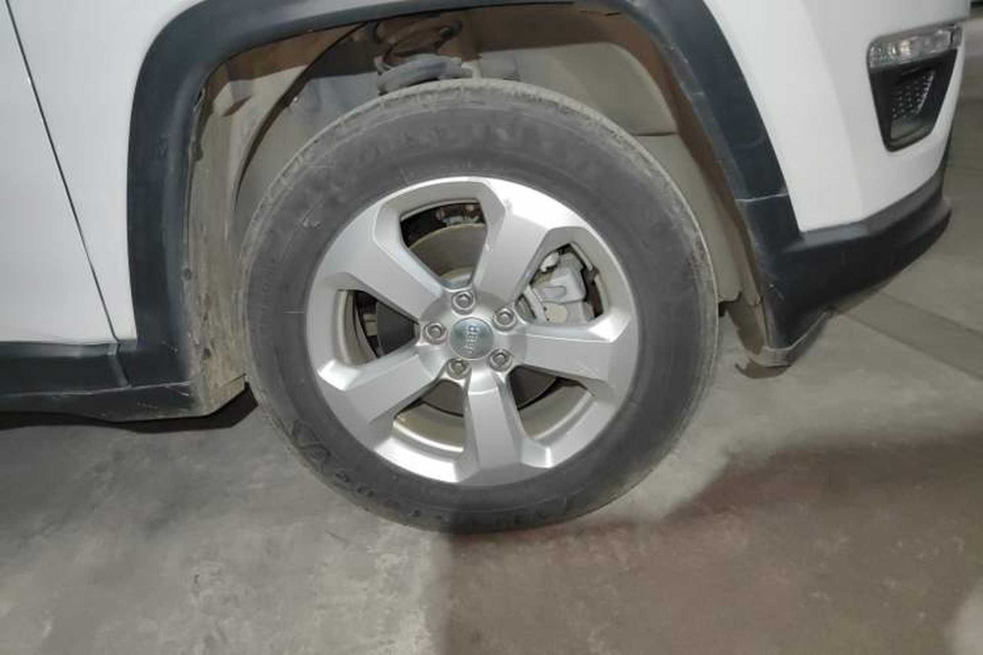 Used Jeep Compass 2017 200T Automatic Family Edition Right Front Wheel Hub