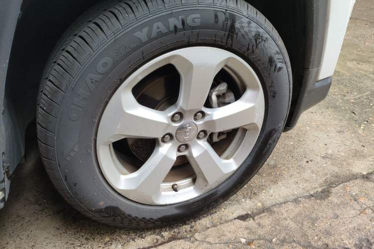 Used Jeep Compass 2017 200T Automatic Family Edition Right Front Wheel Hub