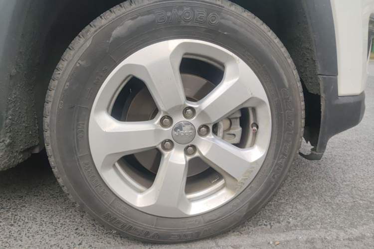 Used Jeep Compass 2017 200T Automatic Family Edition Right Front Wheel Hub