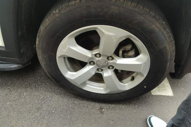 Used Jeep Compass 2017 200T Automatic Family Edition Right Front Wheel Hub
