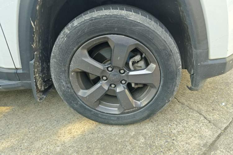 Used Jeep Compass 2017 200T Automatic Enjoyment Edition Right Front Wheel Hub
