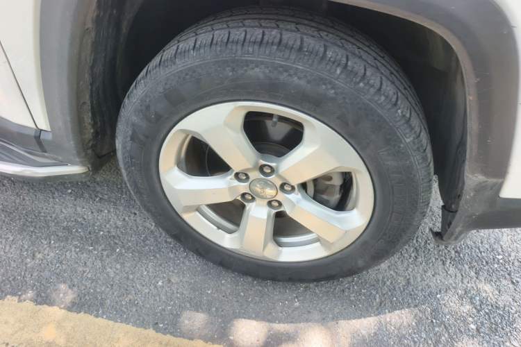Used Jeep Compass 2017 200T Automatic Family Edition Right Front Wheel Hub