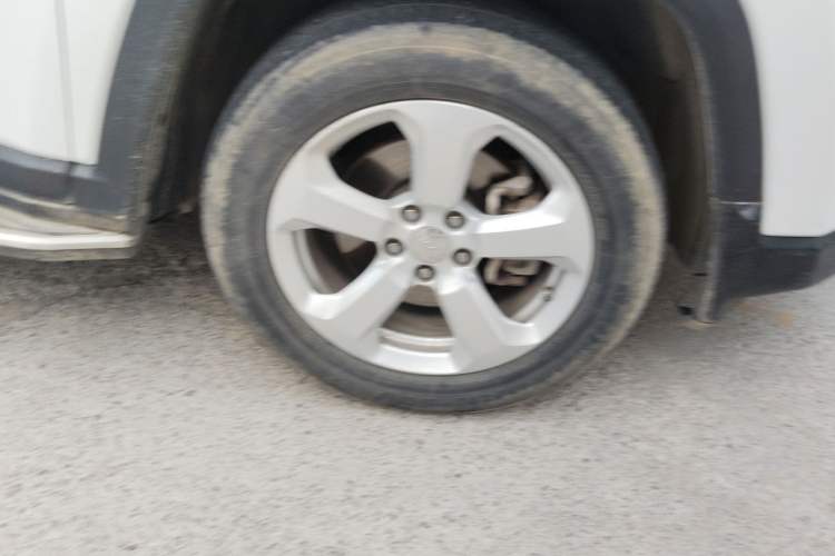 Used Jeep Compass 2017 200T Automatic Family Edition Right Front Wheel Hub