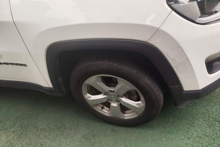 Used Jeep Compass 2017 200T Automatic Family Edition Right Front Wheel Hub