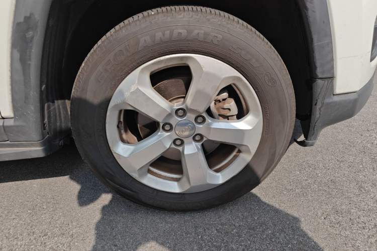 Used Jeep Compass 2017 200T Automatic Family Edition Right Front Wheel Hub