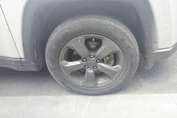 Used Jeep Compass 2017 200T Automatic Enjoyment Edition Right Front Wheel Hub