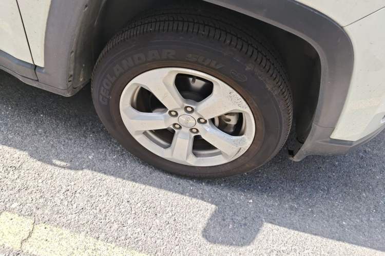 Used Jeep Compass 2017 200T Automatic Family Edition Right Front Wheel Hub