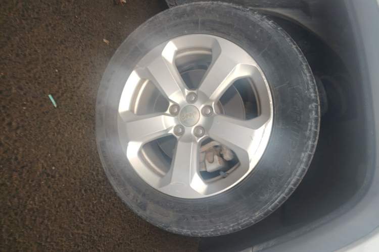 Used Jeep Compass 2017 200T Automatic Family Edition Right Front Wheel Hub