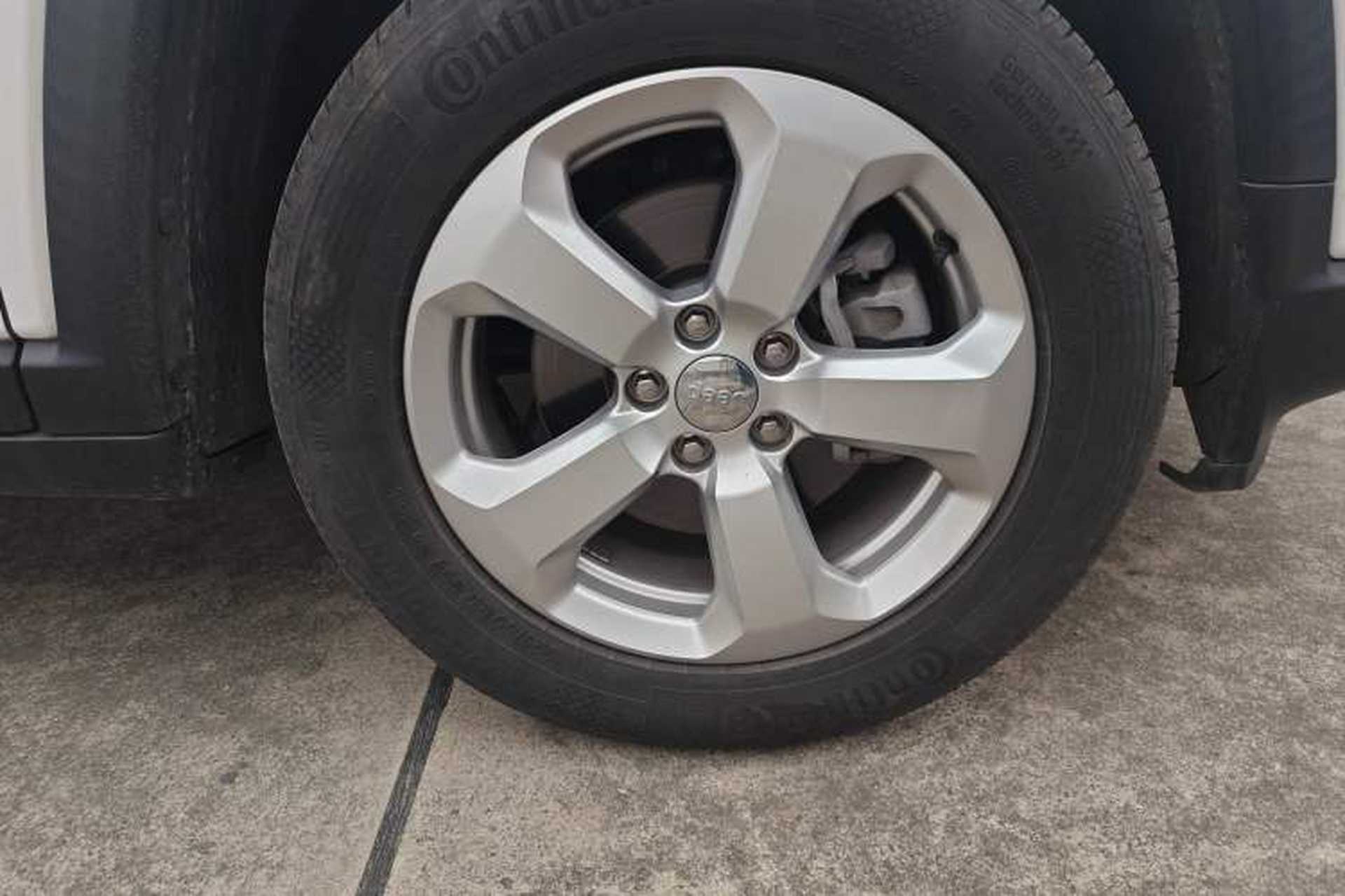 Used Jeep Compass 2017 200T Automatic Family Edition Right Front Wheel Hub