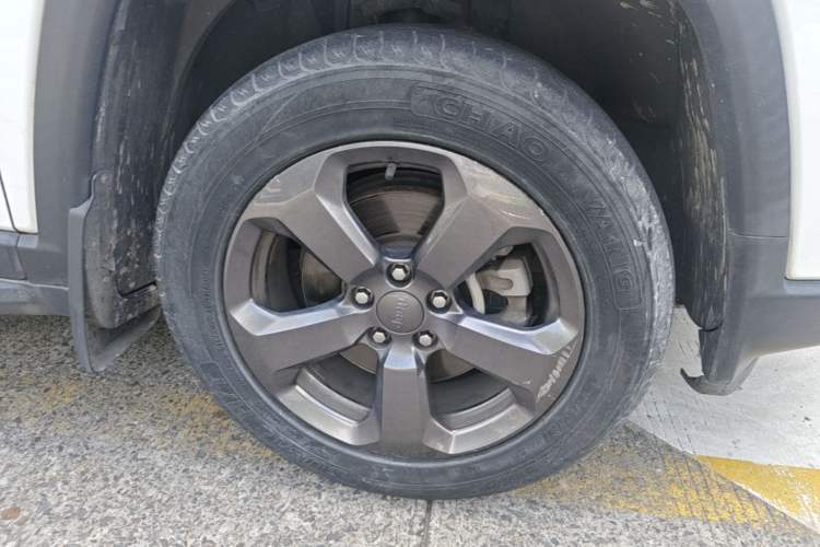 Used Jeep Compass 2017 200T Automatic Enjoyment Edition Right Front Wheel Hub
