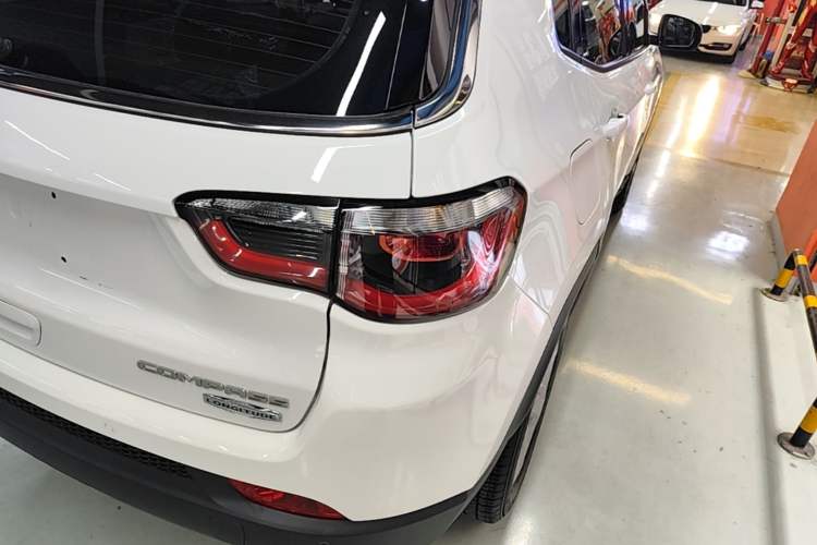 Used Jeep Compass 2017 200T Automatic Family Edition Right Rear Taillight