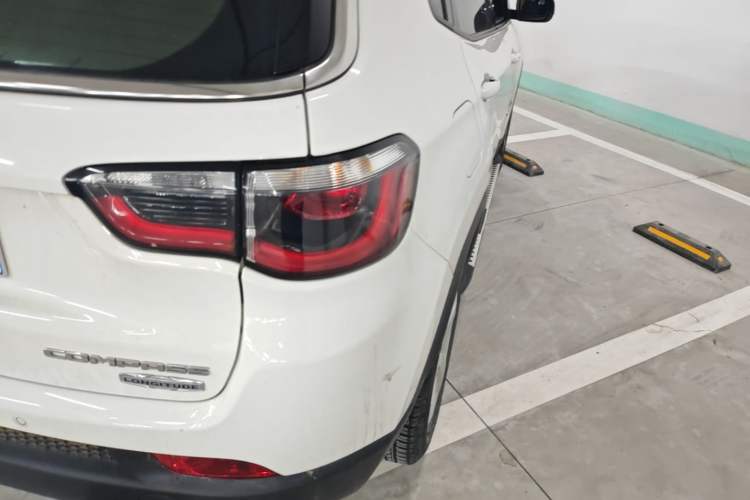 Used Jeep Compass 2017 200T Automatic Family Edition Right Rear Taillight