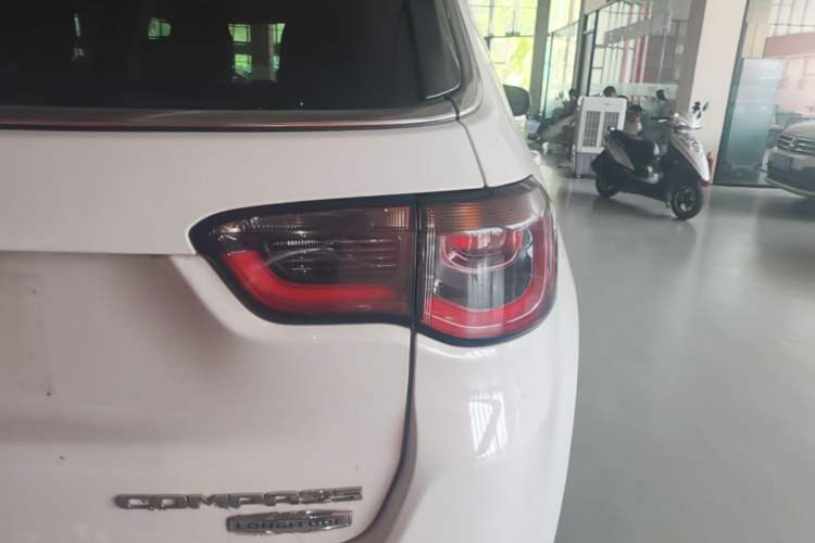 Used Jeep Compass 2017 200T Automatic Family Edition Right Rear Taillight