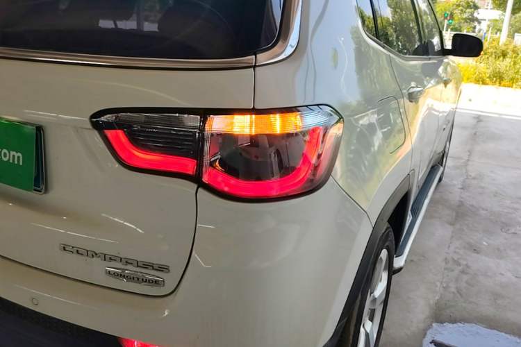 Used Jeep Compass 2017 200T Automatic Family Enjoyment Four-Wheel Drive Edition Right Rear Taillight