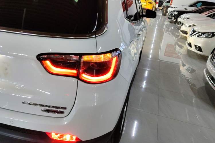 Used Jeep Compass 2017 200T Automatic Family Edition Right Rear Taillight