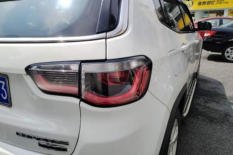 Used Jeep Compass 2017 200T Automatic Family Edition Right Rear Taillight