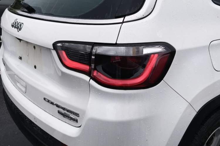 Used Jeep Compass 2017 200T Automatic Family Edition Right Rear Taillight
