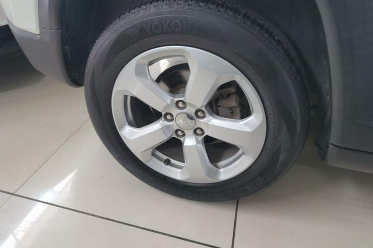 Used Jeep Compass 2017 200T Automatic Family Edition Right Rear Wheel Hub