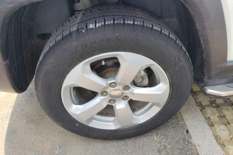 Used Jeep Compass 2017 200T Automatic Family Enjoyment Four-Wheel Drive Edition Right Rear Wheel Hub